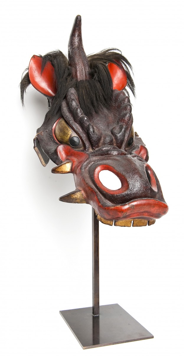 Museums_KMAP_arade horse mask in the shape a dragon's head