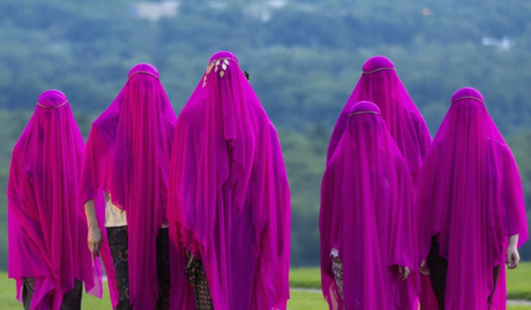 HVSF_1001 Nights_album_1_slide_1436394585